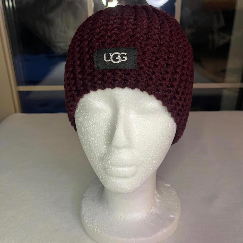 UGG Cozy Knit Beanie Hat - Burgundy